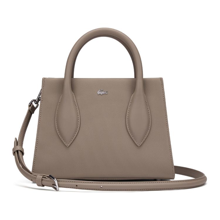 LACOSTE Плечевая сумка из ПВХ через плечо среднего размера женская хаки, Khaki
LACOSTE Плечевая сумка из ПВХ через плечо среднего размера женская хаки, Khaki