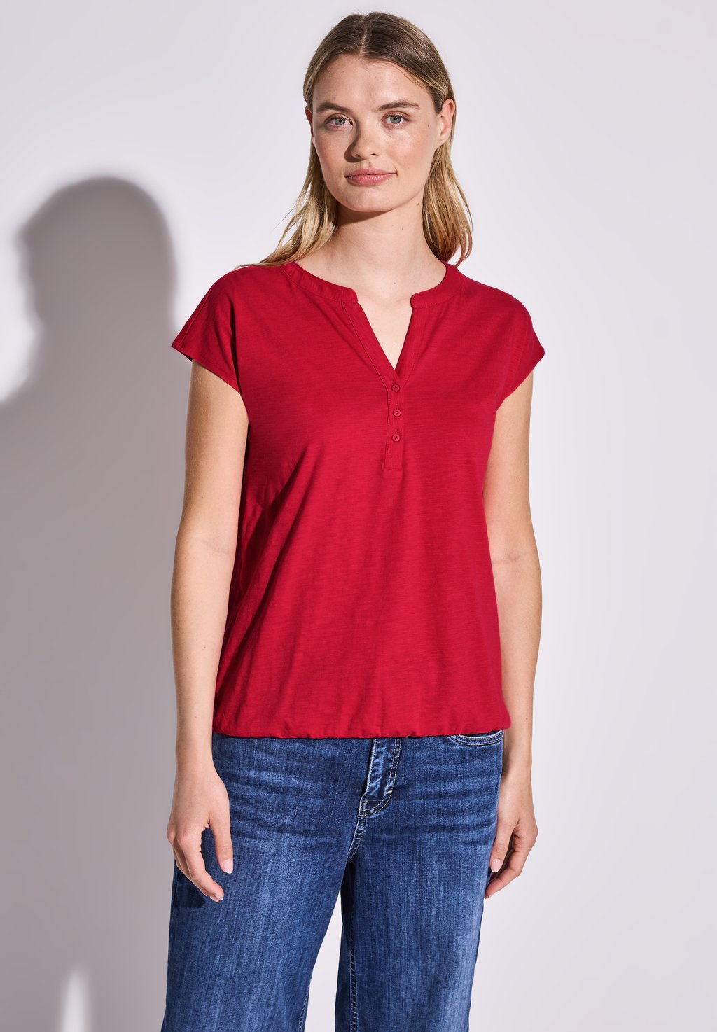 Базовая футболка Street One, красный
Базовая футболка Street One, красный