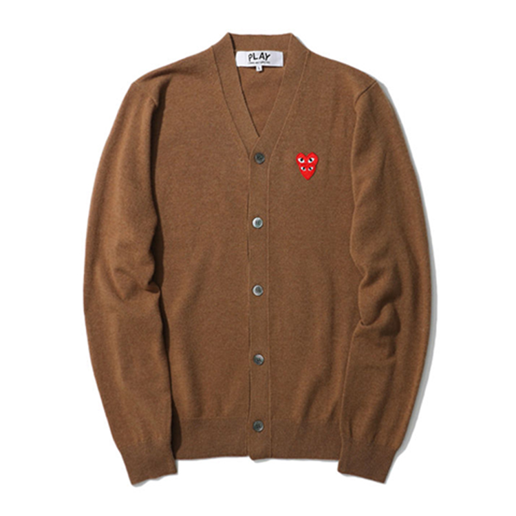 CDG Play Трикотажный свитер мужской коричневый
CDG Play Трикотажный свитер мужской коричневый