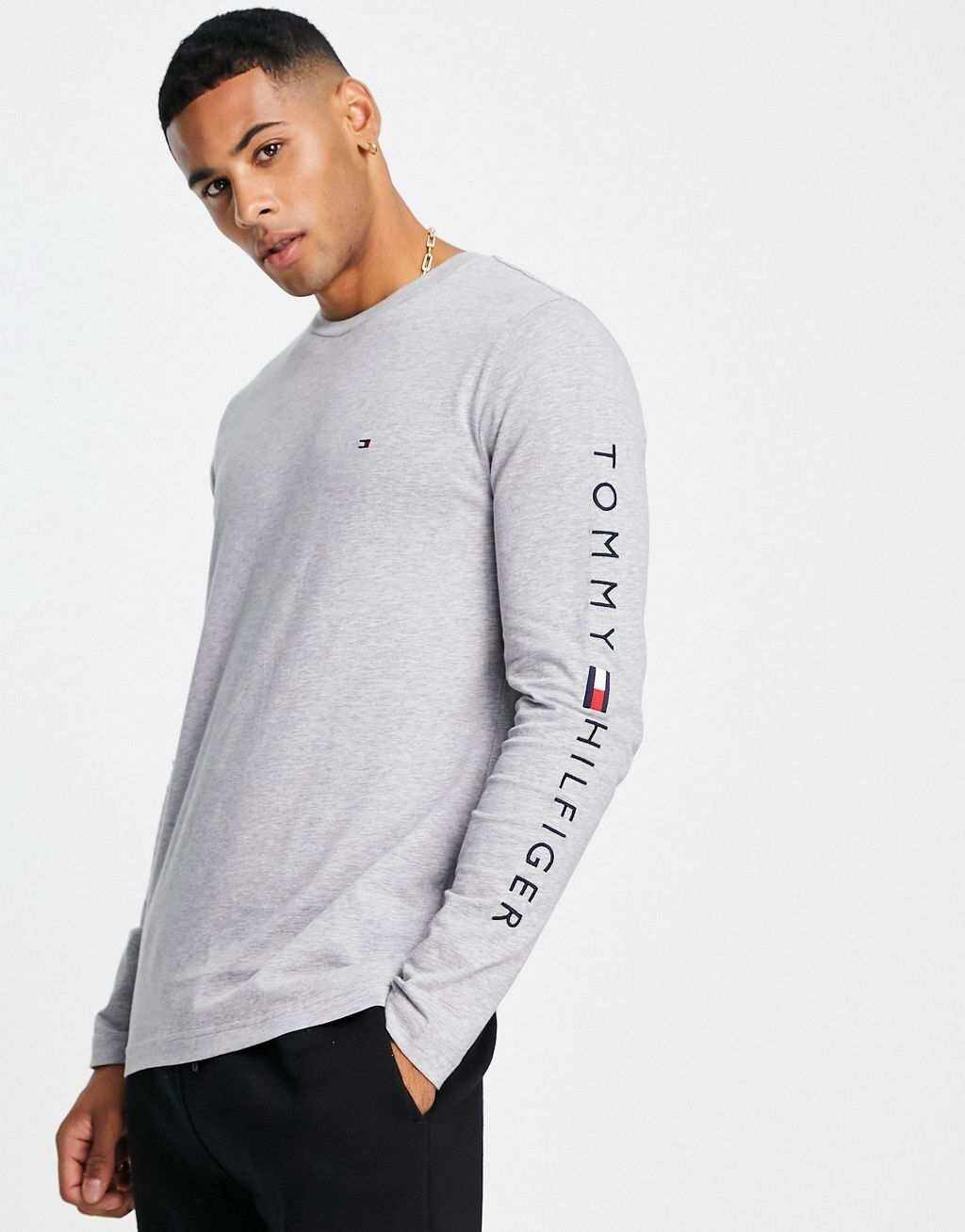Серый меланжевый хлопковый топ с длинными рукавами и логотипом Tommy Hilfiger
Серый меланжевый хлопковый топ с длинными рукавами и логотипом Tommy Hilfiger