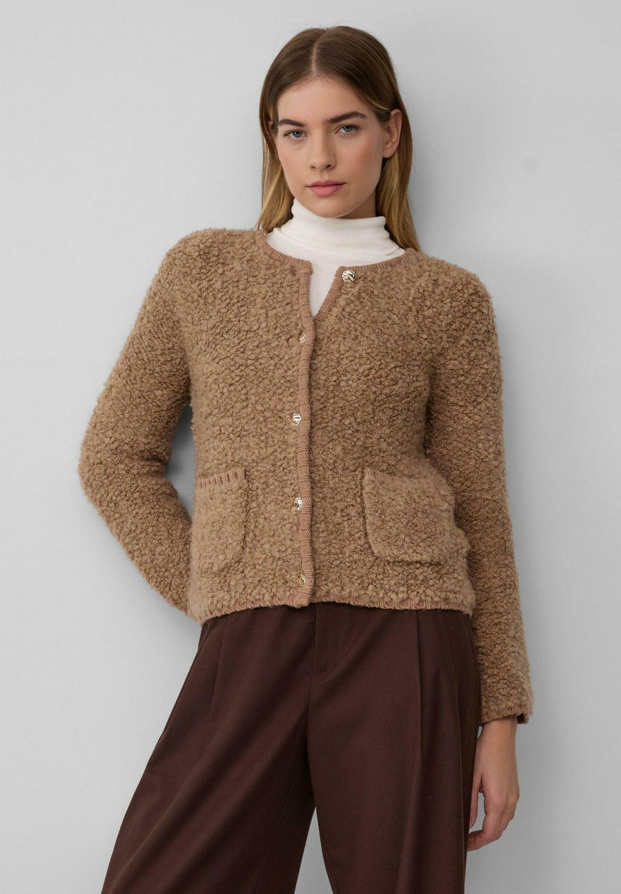 Кардиган s.Oliver Cardigan, Sandstein/Brown
Кардиган s.Oliver Cardigan, Sandstein/Brown