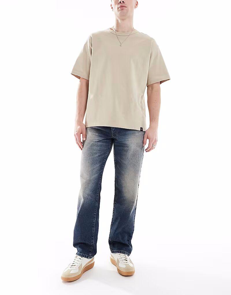 Прямые джинсы ASOS DESIGN с оттенком в сине-голубом цвете
Прямые джинсы ASOS DESIGN с оттенком в сине-голубом цвете