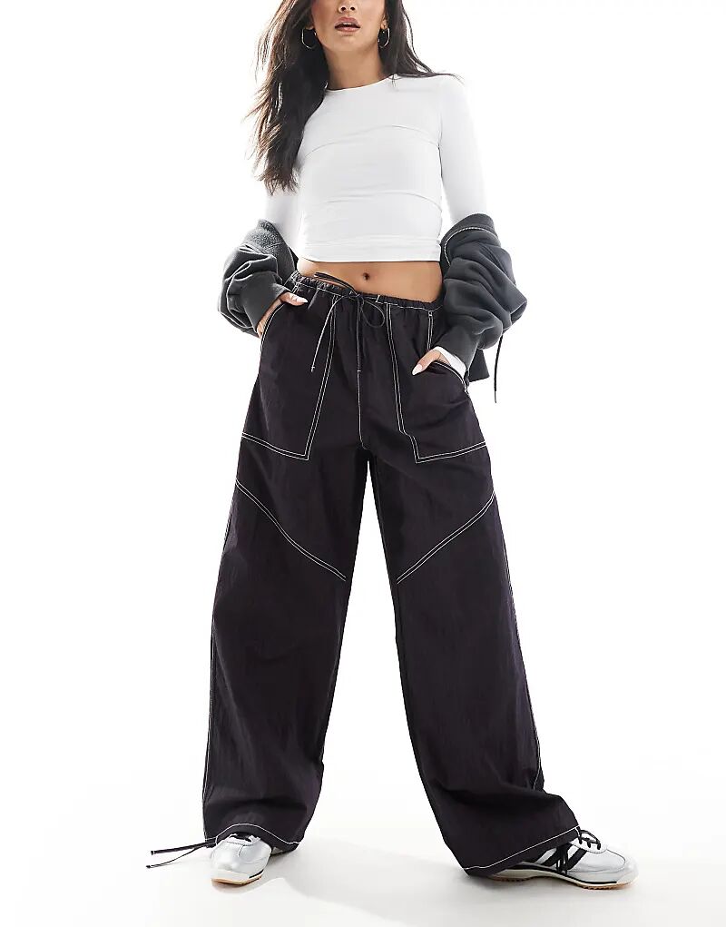 Широкие брюки с завязками по низу и карманами из темно-синей жатой ткани ASOS DESIGN
Широкие брюки с завязками по низу и карманами из темно-синей жатой ткани ASOS DESIGN