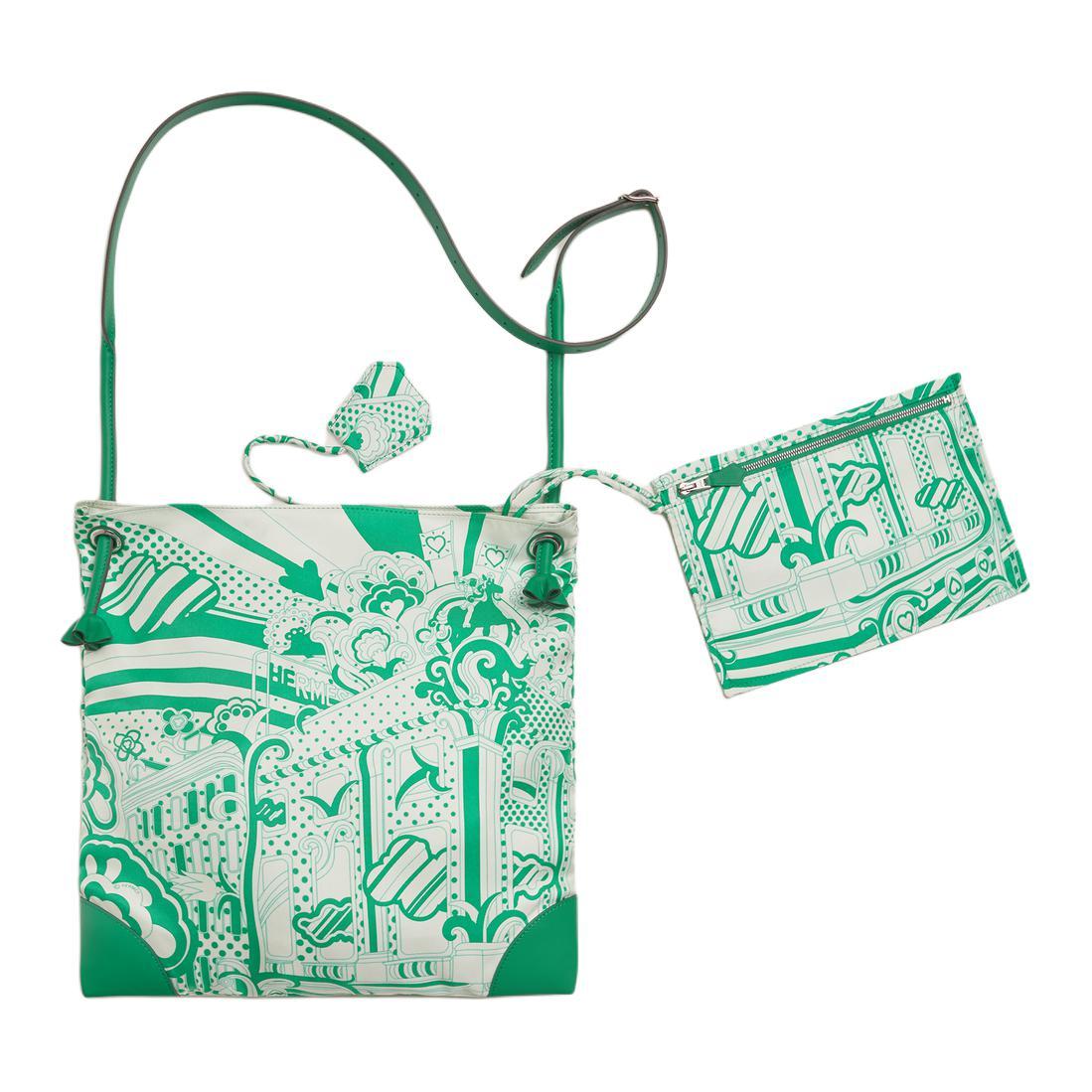 HERMES Шёлковая сумка через плечо с телячьей кожей, Mint Green & Dazzling Green
HERMES Шёлковая сумка через плечо с телячьей кожей, Mint Green & Dazzling Green
