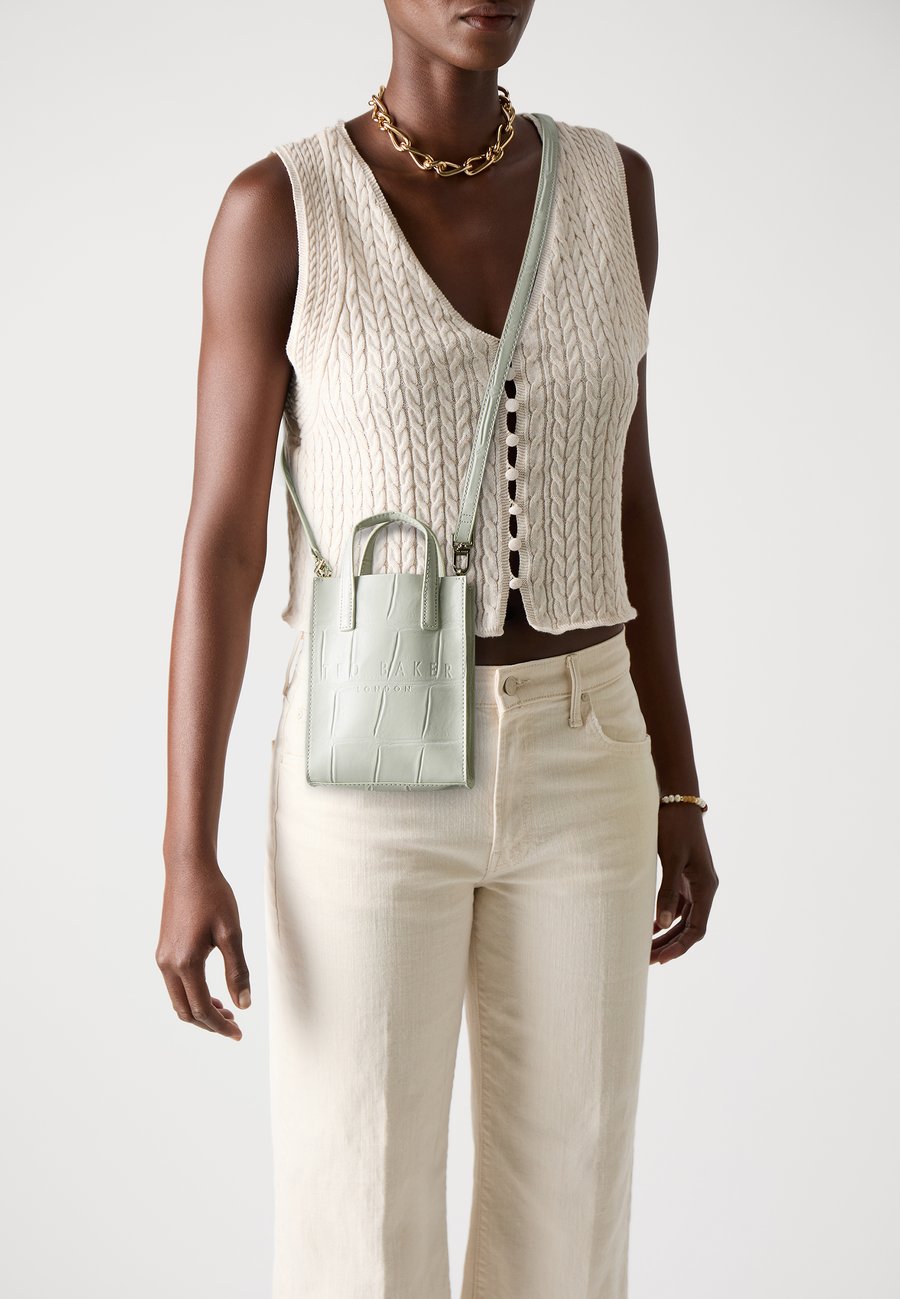 Сумка Ted Baker GATOCON, Ivory/White
Сумка Ted Baker GATOCON, Ivory/White