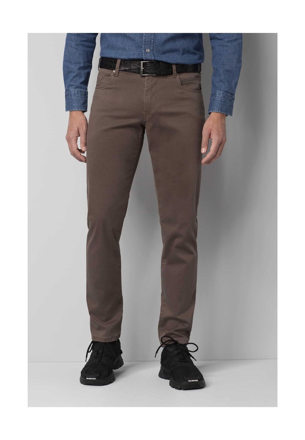 Брюки-чиносы M5 Slim MEYER, коричневый
Брюки-чиносы M5 Slim MEYER, коричневый