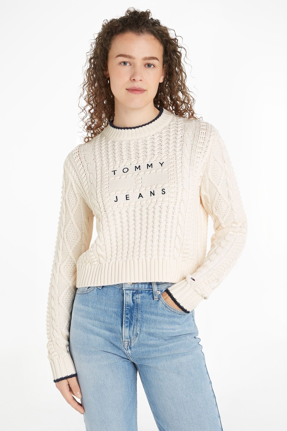 Свитер с круглым воротом и флагом Bubble Cable Tommy Jeans, белый
Свитер с круглым воротом и флагом Bubble Cable Tommy Jeans, белый