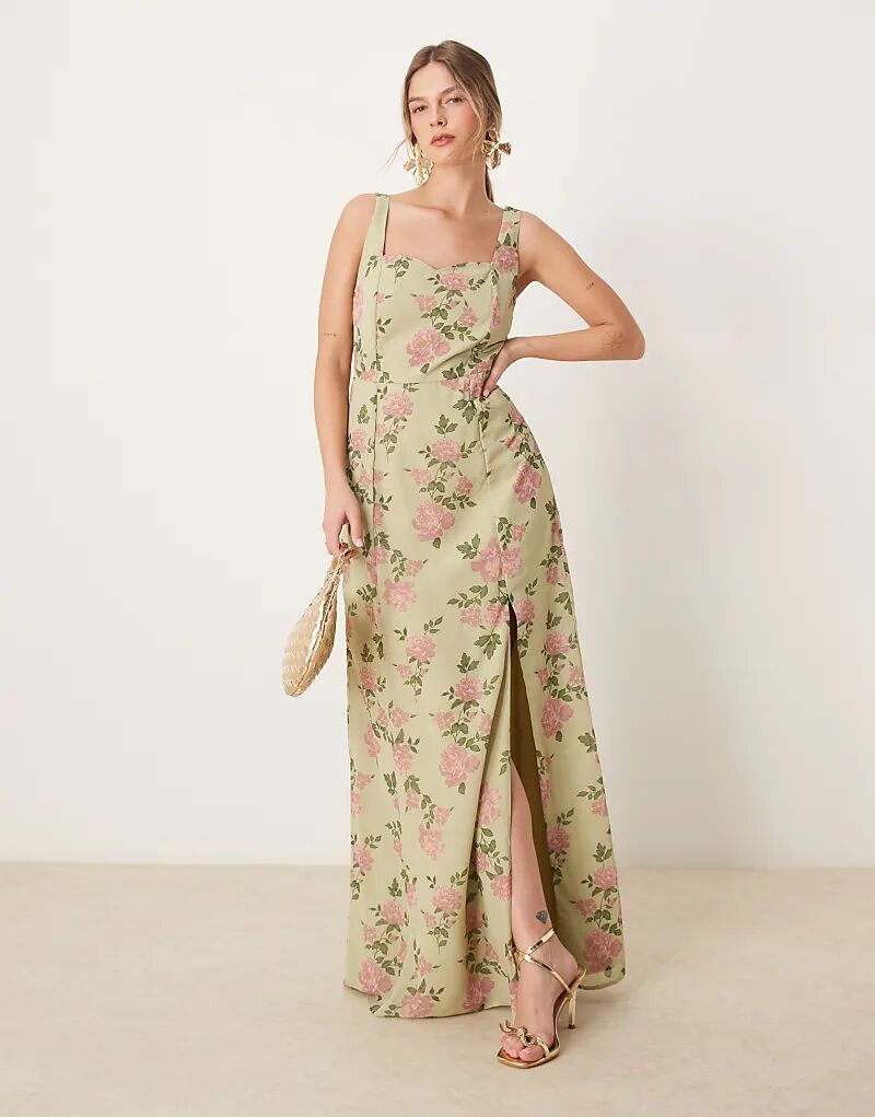 Длинное платье с оборками и имитацией запаха в весенне-зеленом цвете Anaya
Длинное платье с оборками и имитацией запаха в весенне-зеленом цвете Anaya