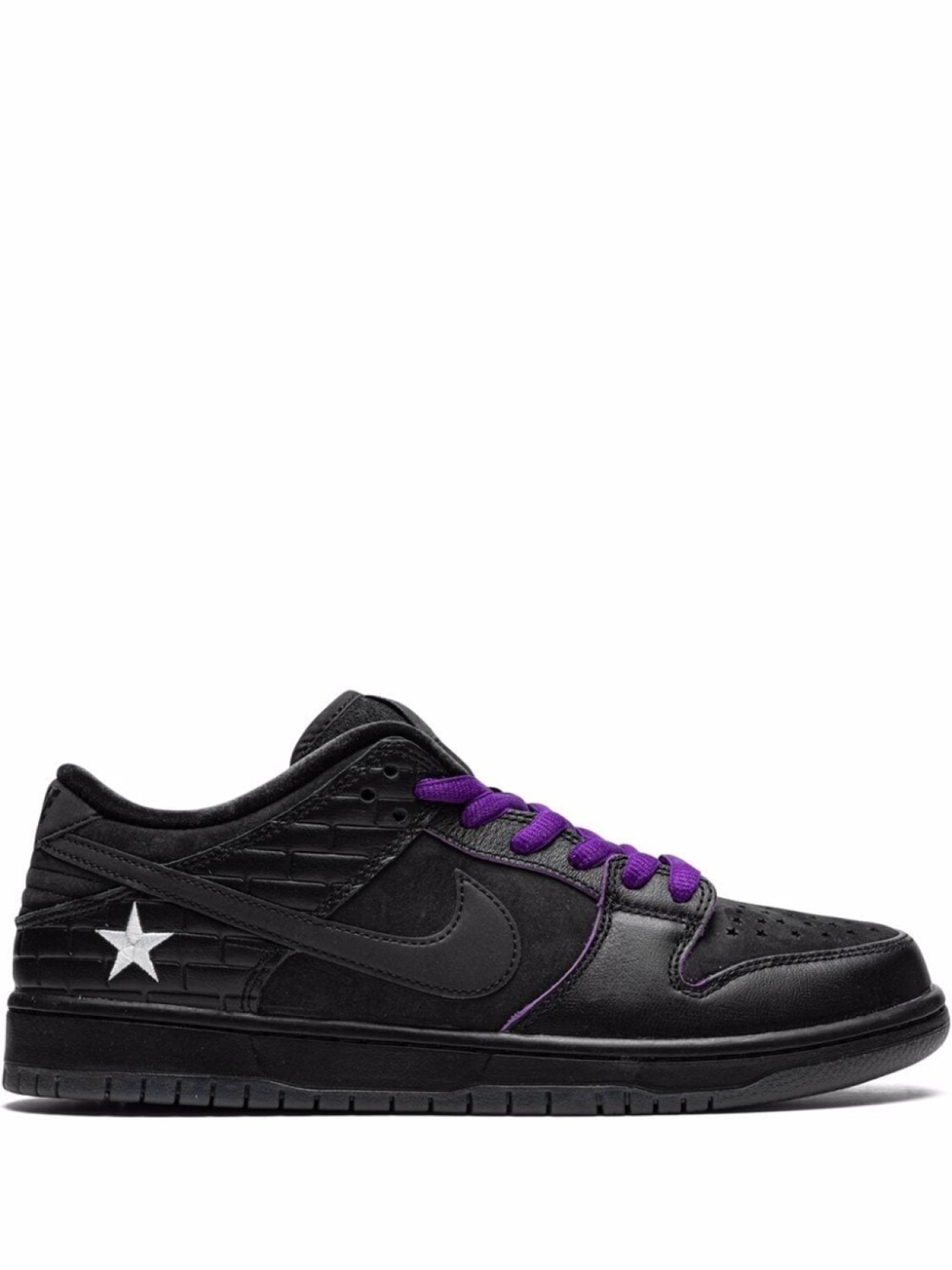 Кроссовки Nike х Familia Skateshop x First Avenue SB Dunk Low, черный/фиолетовый
Кроссовки Nike х Familia Skateshop x First Avenue SB Dunk Low, черный/фиолетовый