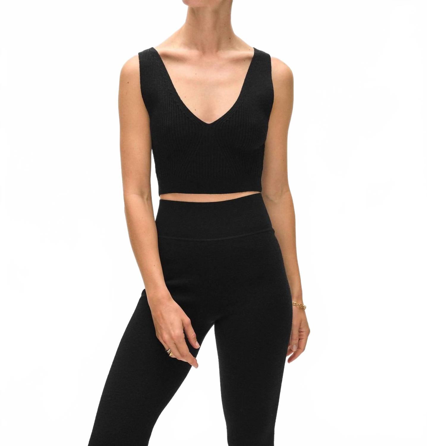 Топ-бралетт из супертонкой мериносовой шерсти черного цвета White + Warren
Топ-бралетт из супертонкой мериносовой шерсти черного цвета White + Warren