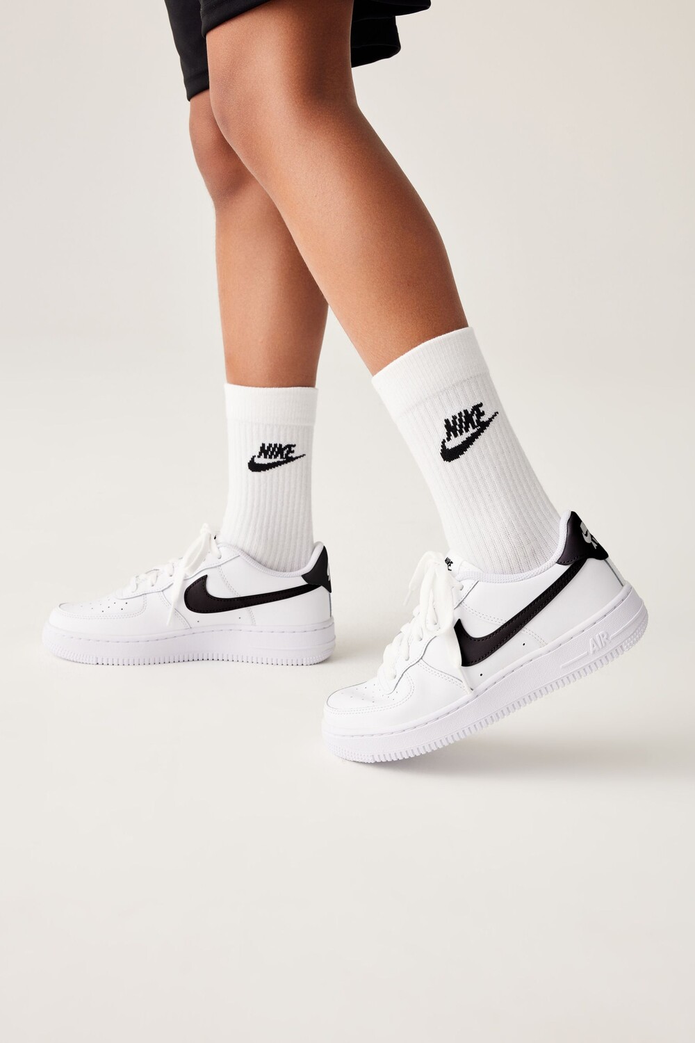 Молодежная спортивная обувь Air Force 1 Nike, белый
Молодежная спортивная обувь Air Force 1 Nike, белый