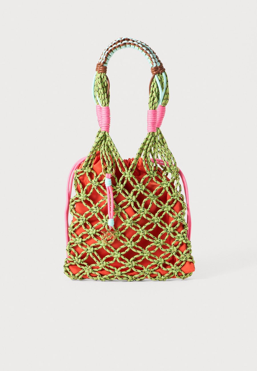 Сумка Pinko HAND POUCH CLASSI, Verde/Nero/Antique Gold Coloured/Multi-Coloured
Сумка Pinko HAND POUCH CLASSI, Verde/Nero/Antique Gold Coloured/Multi-Coloured