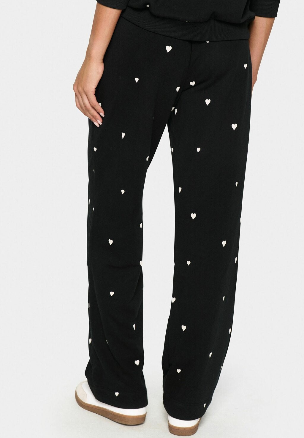 Спортивные брюки DAGNA Saint Tropez, черный
Спортивные брюки DAGNA Saint Tropez, черный