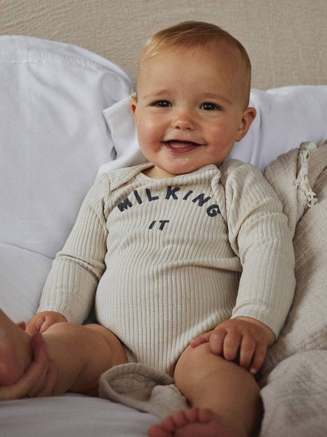 Детское боди из органического хлопка milking it Claude & Co, цвет Oat
Детское боди из органического хлопка milking it Claude & Co, цвет Oat