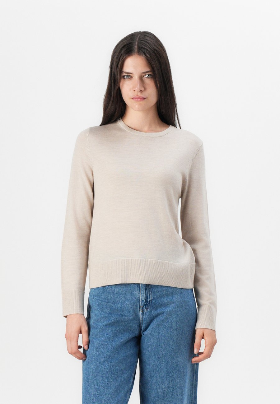 Джемпер Selected Femme SLFTHEA LS O O-NECK, Oatmeal/Beige
Джемпер Selected Femme SLFTHEA LS O O-NECK, Oatmeal/Beige