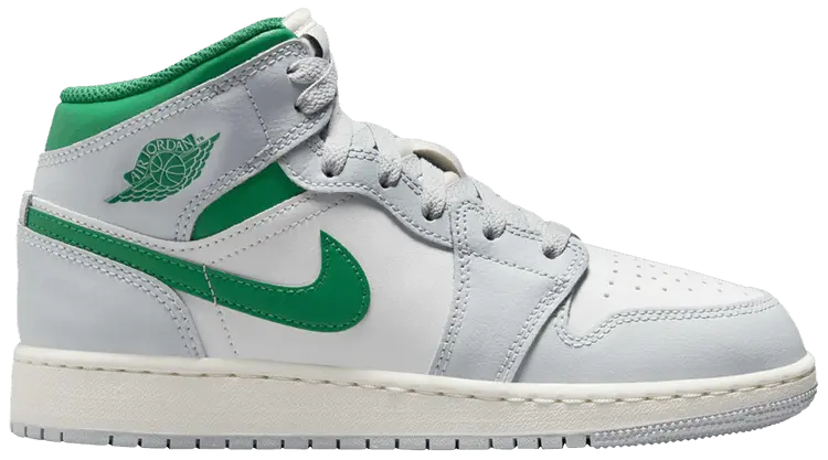 Кроссовки Air Jordan 1 Mid GS 'Summit White Pine Green', белый
Кроссовки Air Jordan 1 Mid GS 'Summit White Pine Green', белый