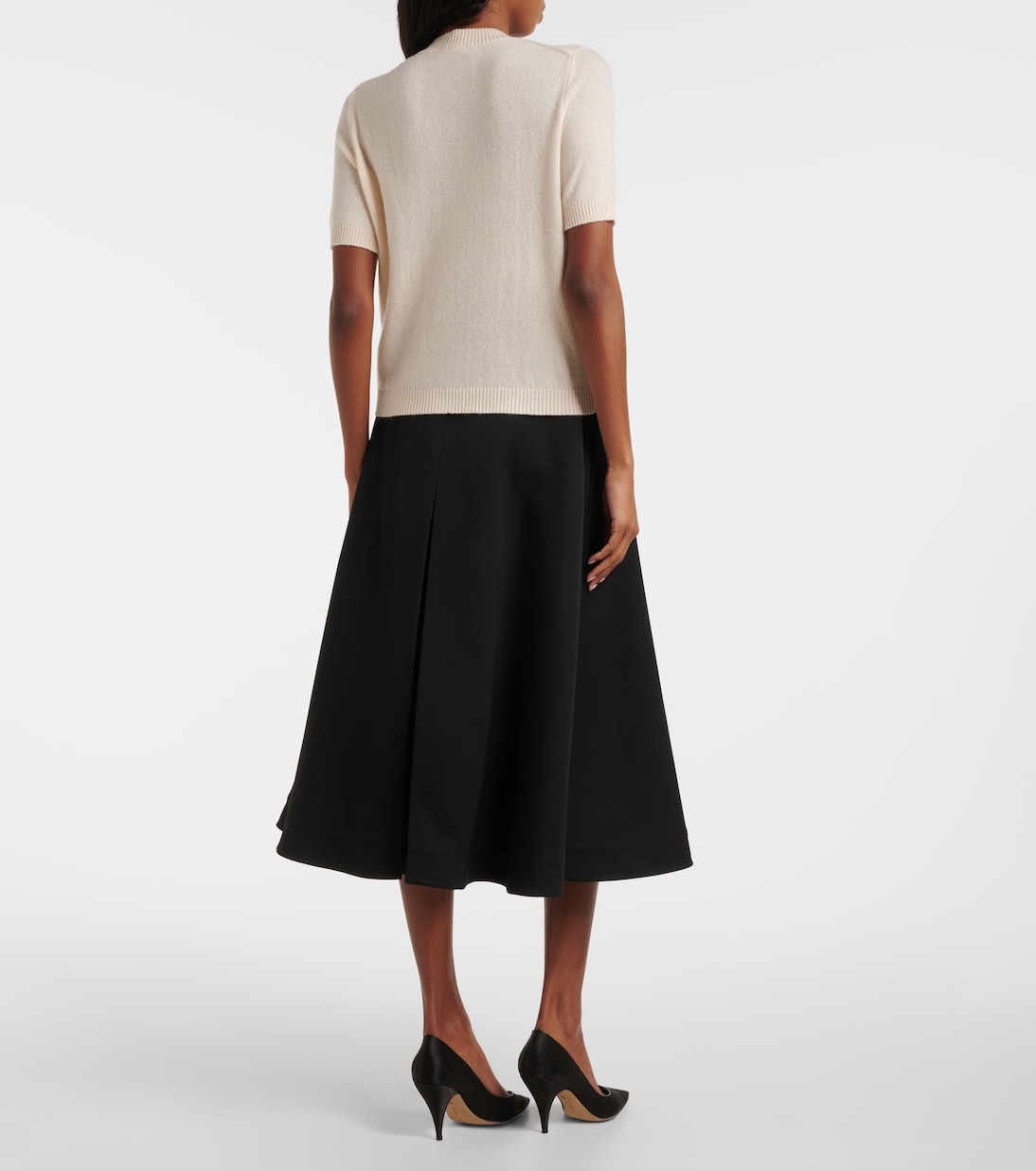 Свитер из шерсти и кашемира Jardin des Orangers, бежевый
Свитер из шерсти и кашемира Jardin des Orangers, бежевый