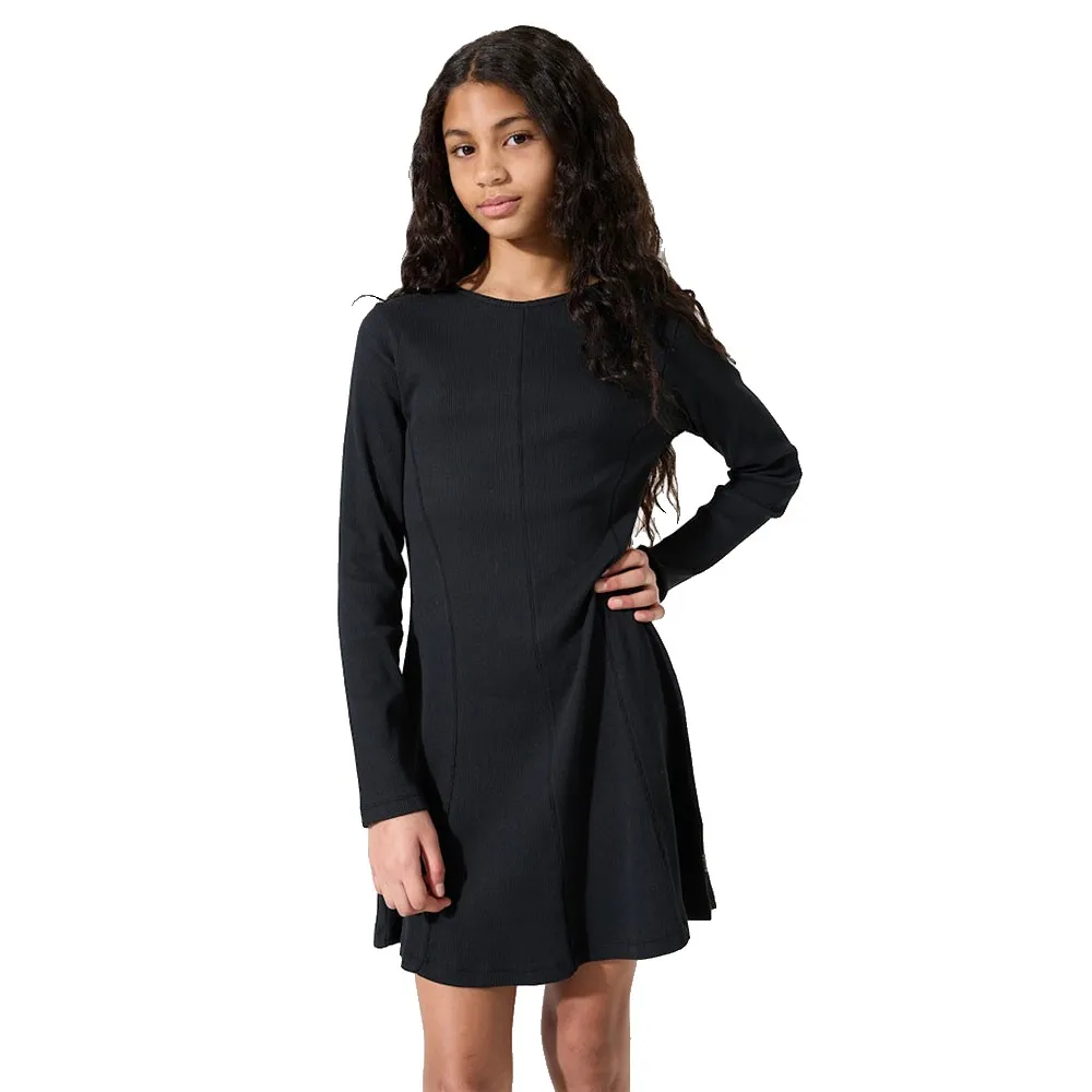 Платье Garcia I52680 long sleeve short, черный
Платье Garcia I52680 long sleeve short, черный