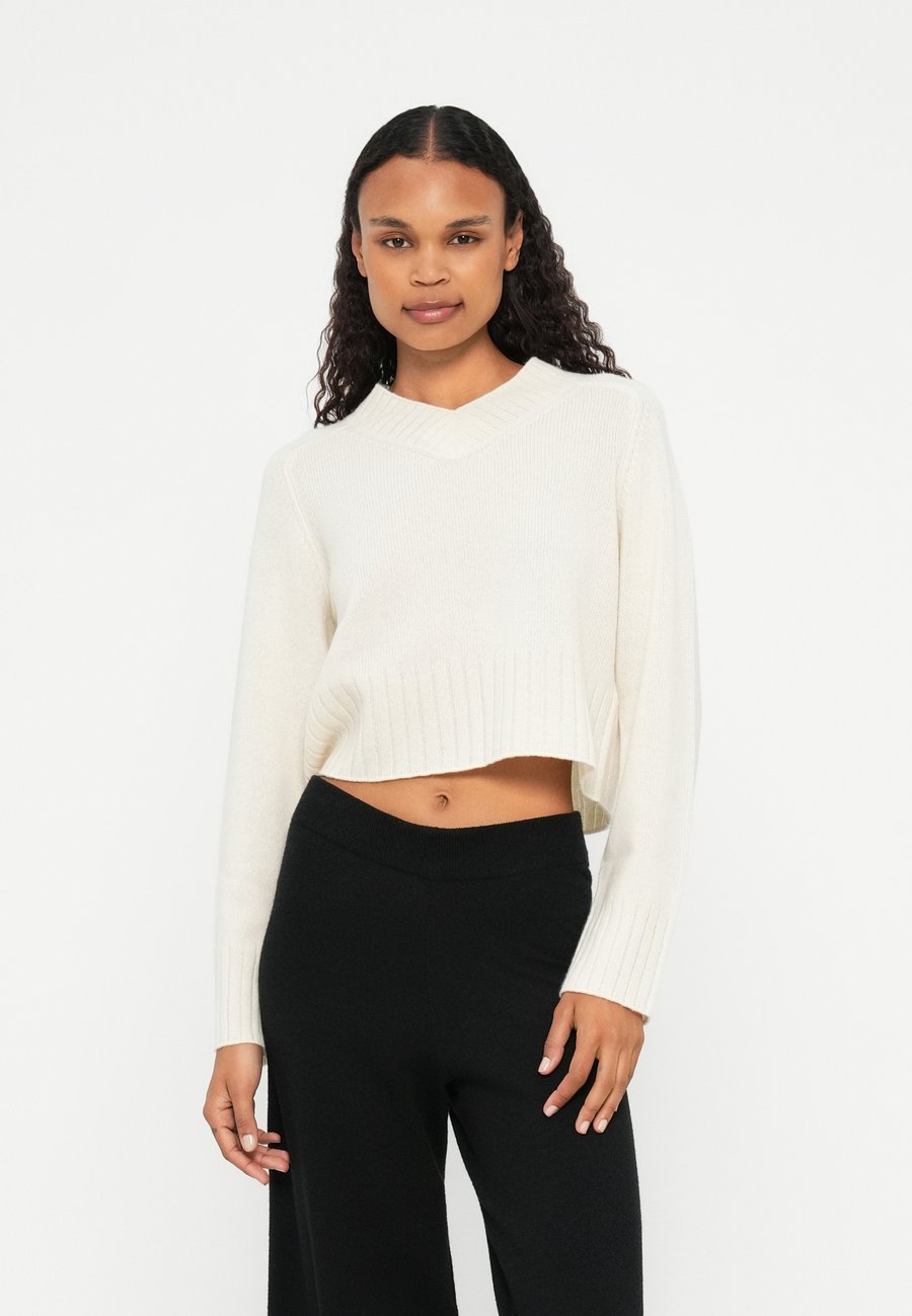 Джемпер FTC Cashmere PULLOVER, Natural Cream/Off-White
Джемпер FTC Cashmere PULLOVER, Natural Cream/Off-White