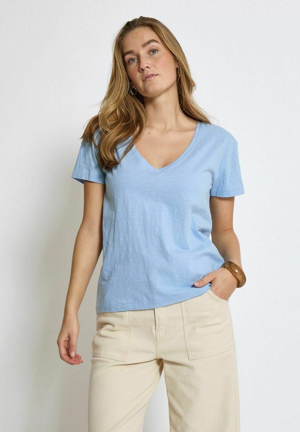 Базовая футболка Desires, синий
Базовая футболка Desires, синий