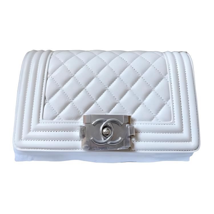 CHANEL Сумка через плечо Leboy из телячьей кожи белая женская
CHANEL Сумка через плечо Leboy из телячьей кожи белая женская