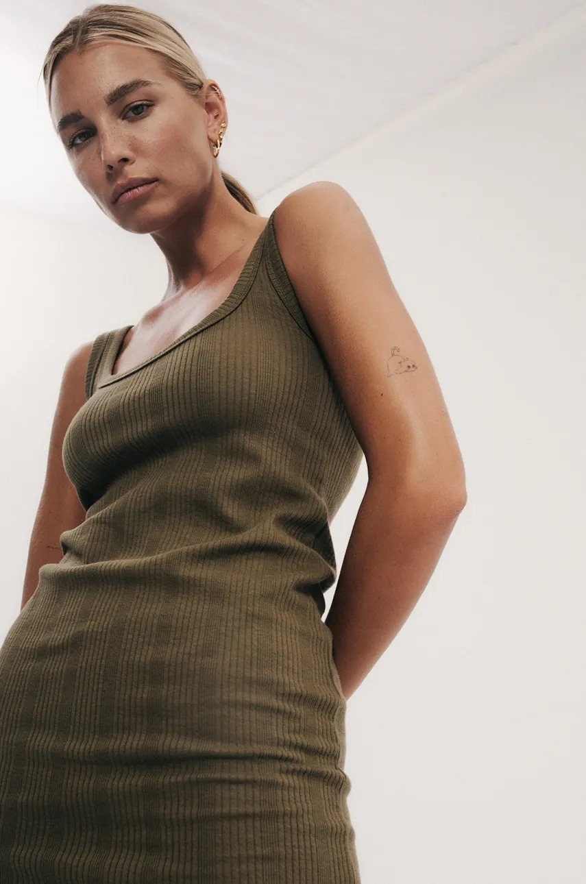 МУУВ. платье FENDU из хлопка Muuv., зеленый
МУУВ. платье FENDU из хлопка Muuv., зеленый