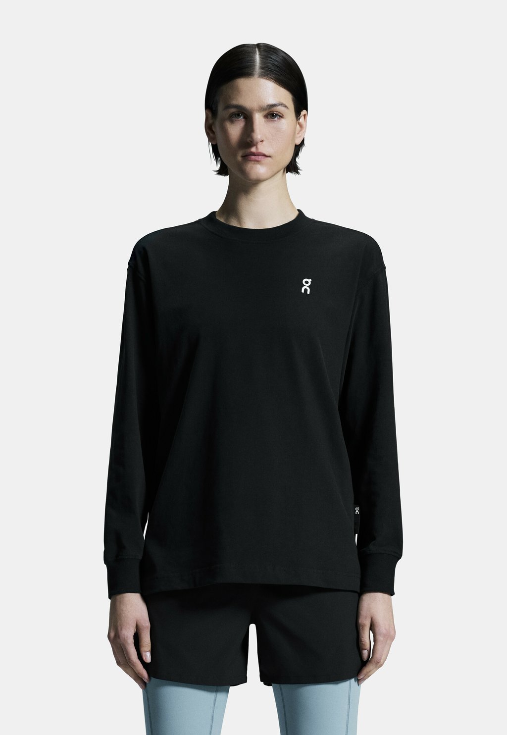 Топ с длинными рукавами On, черный
Топ с длинными рукавами On, черный