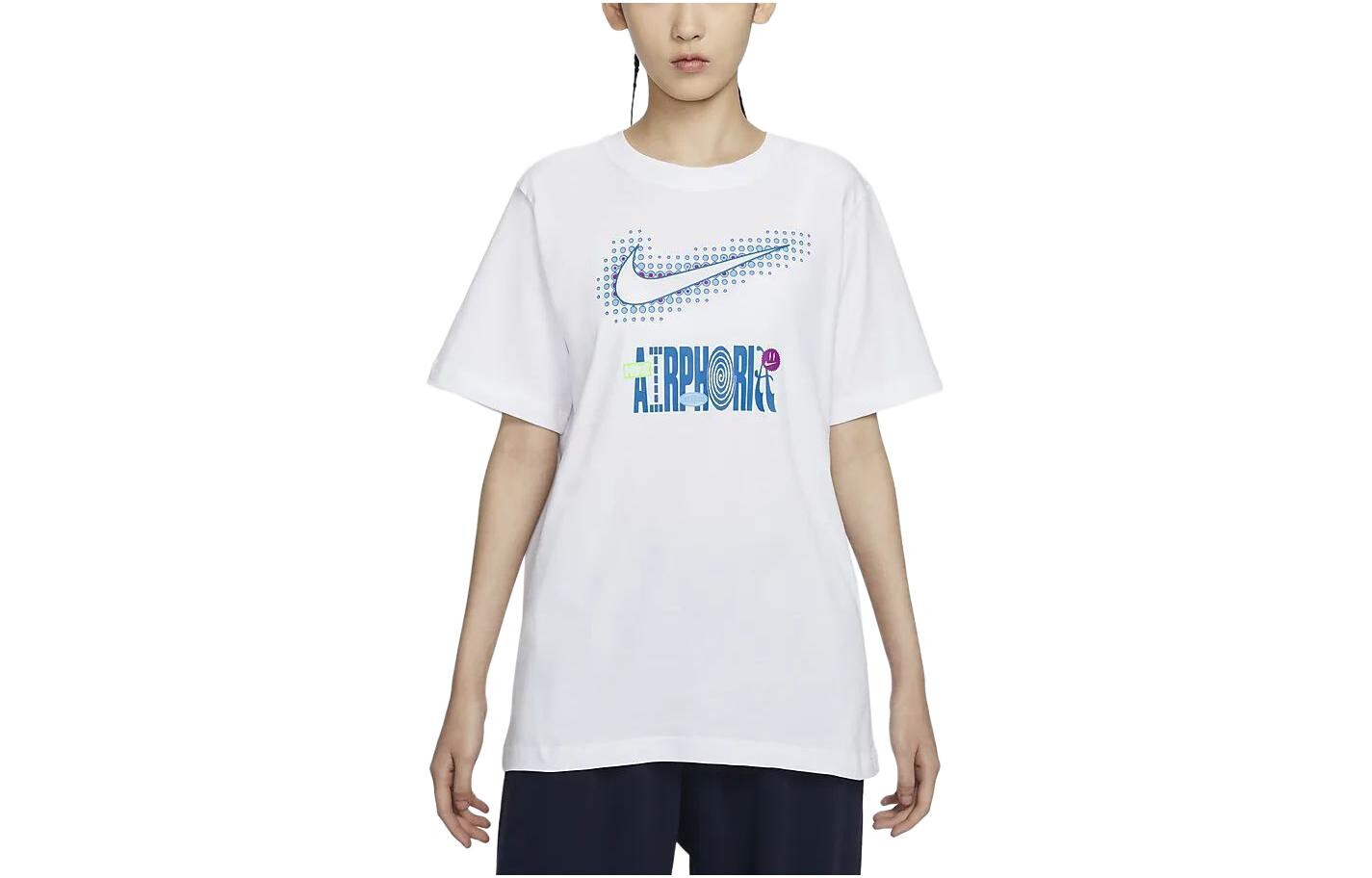 Спортивная женская футболка с рисунком, белая Nike
Спортивная женская футболка с рисунком, белая Nike