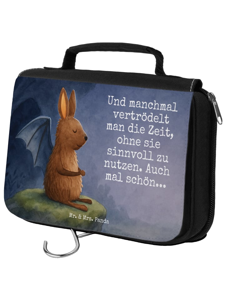 Mr. & Mrs. Panda Косметичка с изображением летучей мыши и надписью белого цвета
Mr. & Mrs. Panda Косметичка с изображением летучей мыши и надписью белого цвета