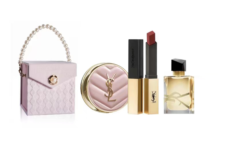 SAINT LAURENT Набор косметики gold bar воздушная пудра помада+libre парфюмерная вода легко растушевывающийся консилер
SAINT LAURENT Набор косметики gold bar воздушная пудра помада+libre парфюмерная вода легко растушевывающийся консилер