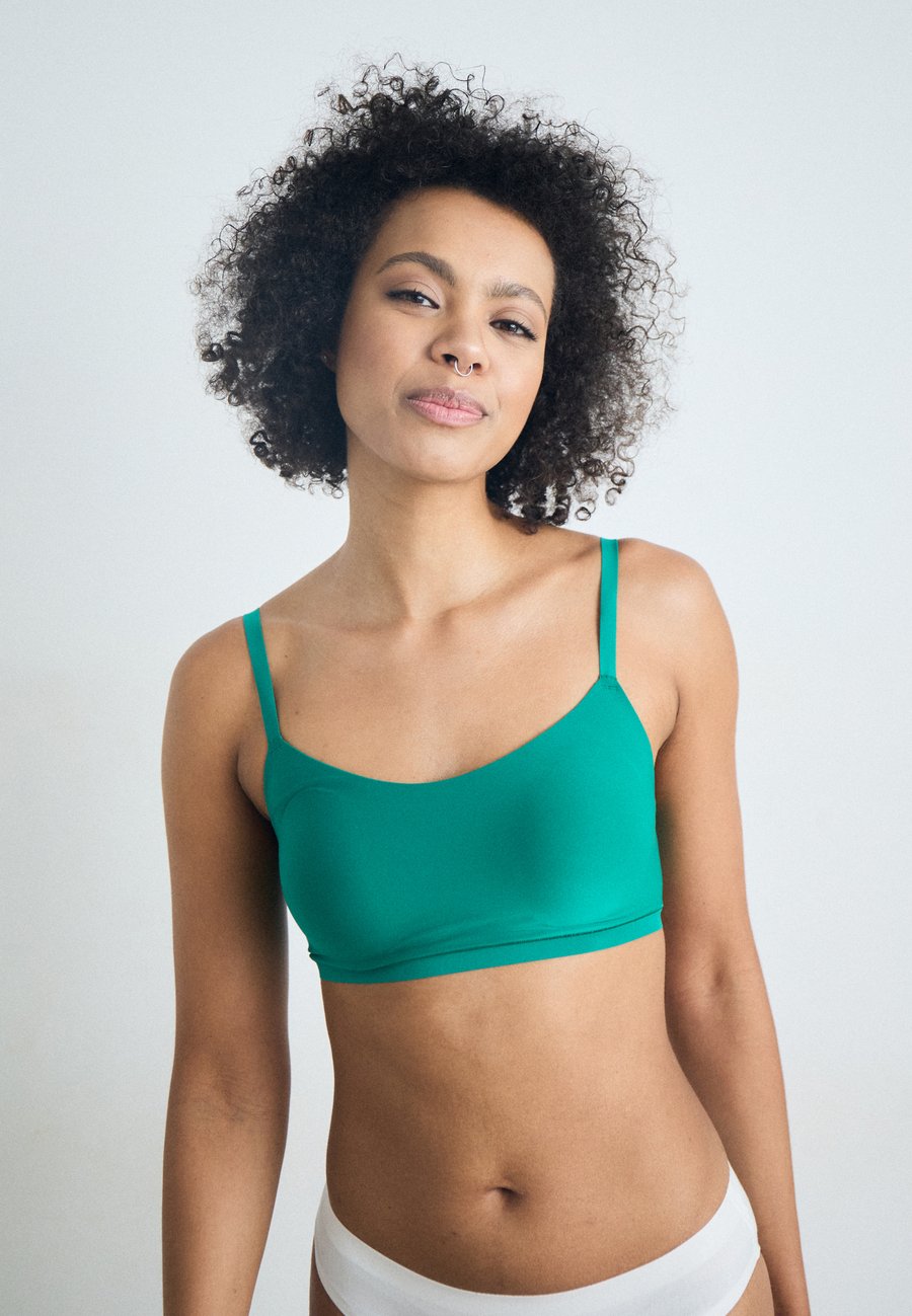 Бюстье Chantelle PADDED BRALETTE, Racing Green/Green
Бюстье Chantelle PADDED BRALETTE, Racing Green/Green