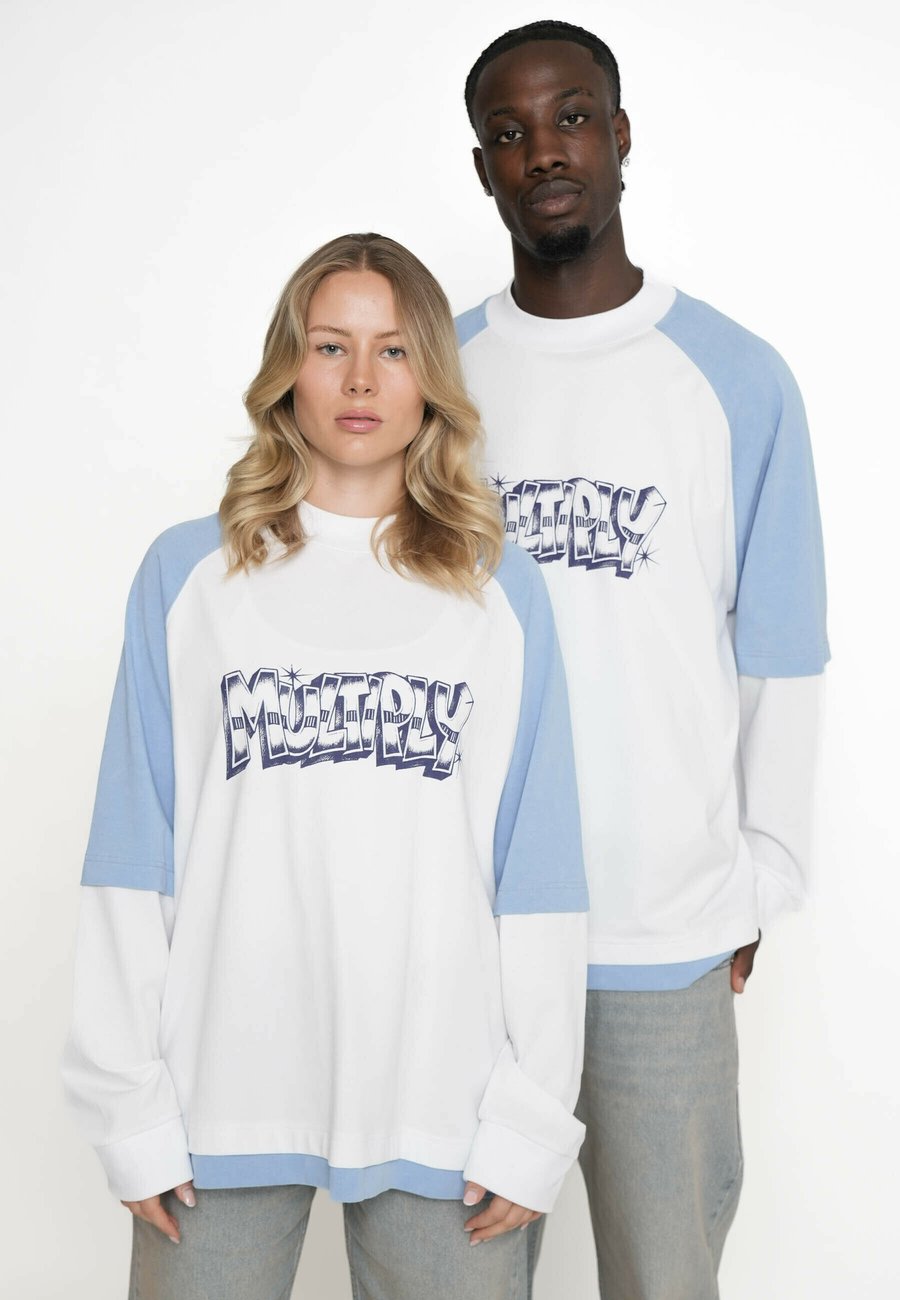 Топ Multiply Apparel OVERSIZE RAGLAN DOUBLE LONGSLEEVE STREET GRAFFITI, Azurine/Light Blue
Топ Multiply Apparel OVERSIZE RAGLAN DOUBLE LONGSLEEVE STREET GRAFFITI, Azurine/Light Blue
