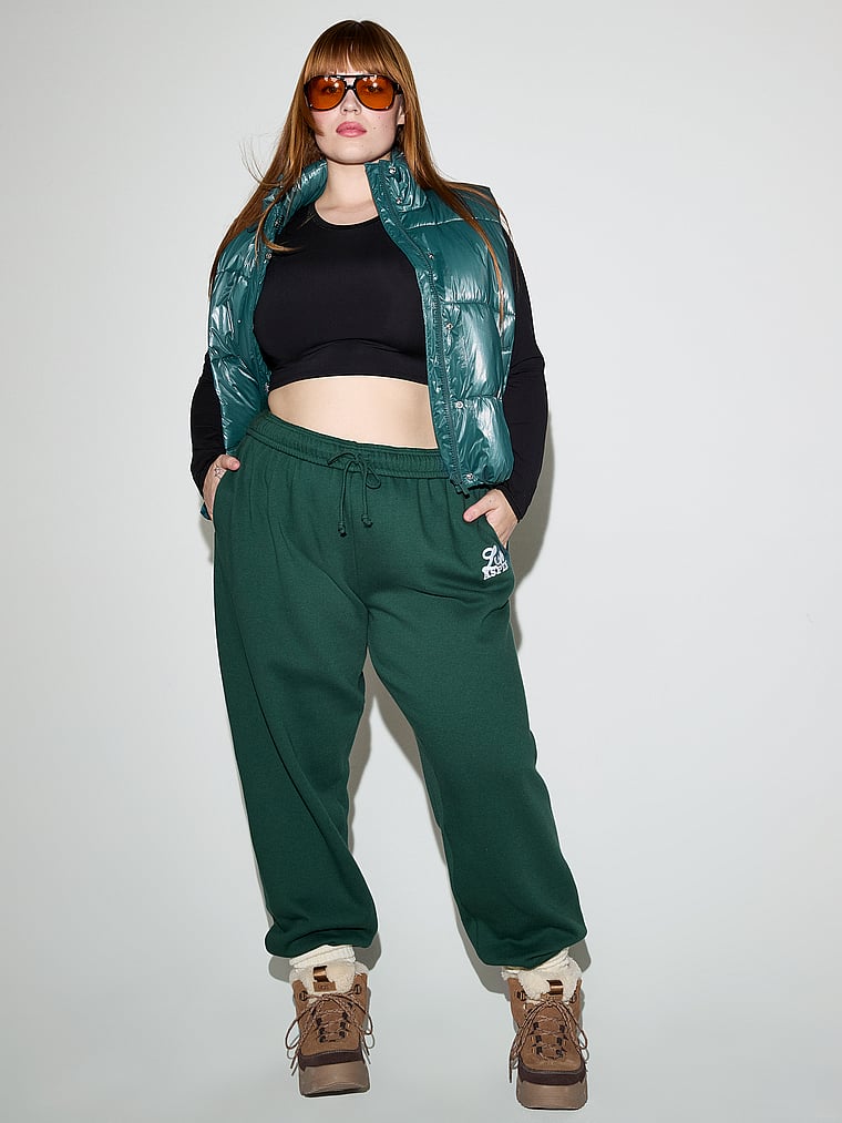 Спортивные брюки Ivy из флиса для кампуса Pink, ivy fleece deep forest aspen
Спортивные брюки Ivy из флиса для кампуса Pink, ivy fleece deep forest aspen