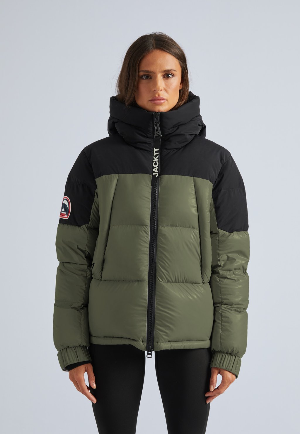 Пуховик LUNA PUFFER JACK1T, черный
Пуховик LUNA PUFFER JACK1T, черный
