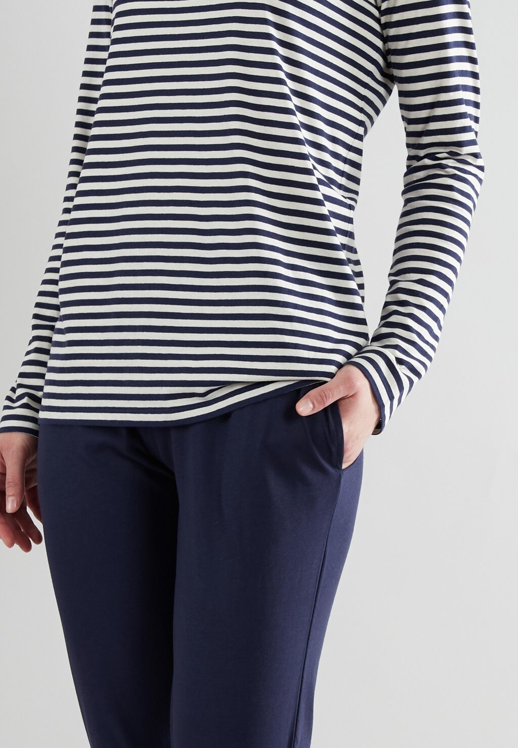 Пижамный комплект SET Götzburg, темно-синий
Пижамный комплект SET Götzburg, темно-синий