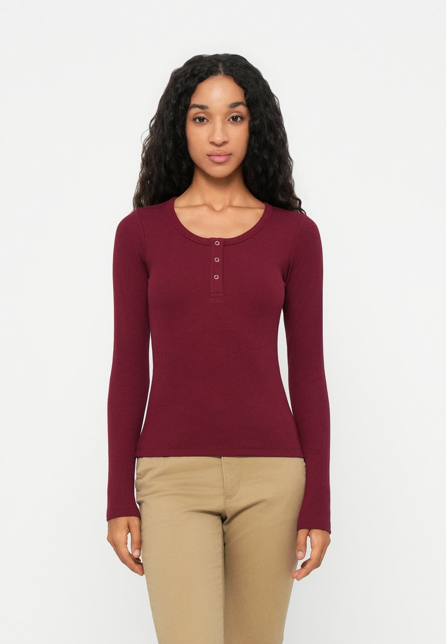 Топ JJXX JXFATIMA BUTTON, Cabernet/Dark Red
Топ JJXX JXFATIMA BUTTON, Cabernet/Dark Red