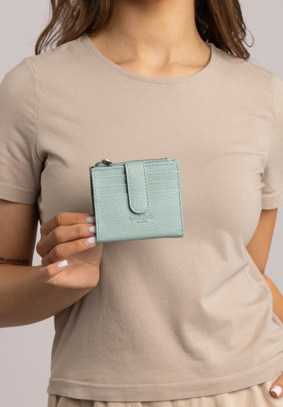 Кошелек Gusti Leder BONITO, Blau/Blue
Кошелек Gusti Leder BONITO, Blau/Blue