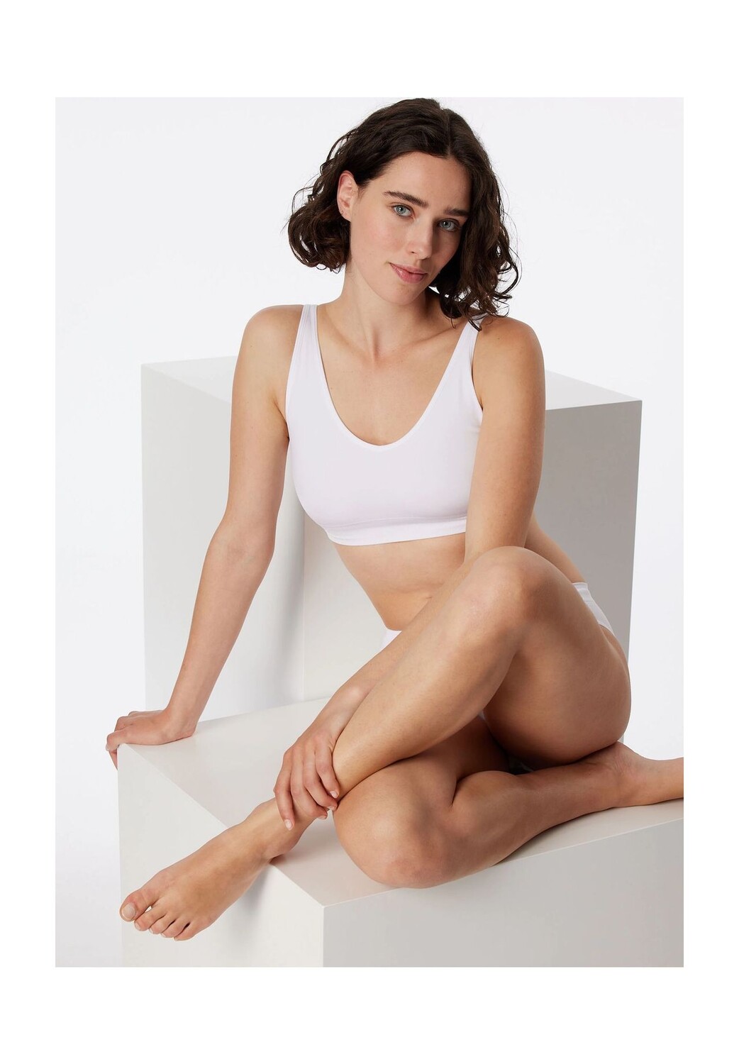 Классическое бесшовное поддерживающее бюстье для женщин SCHIESSER, белый
Классическое бесшовное поддерживающее бюстье для женщин SCHIESSER, белый