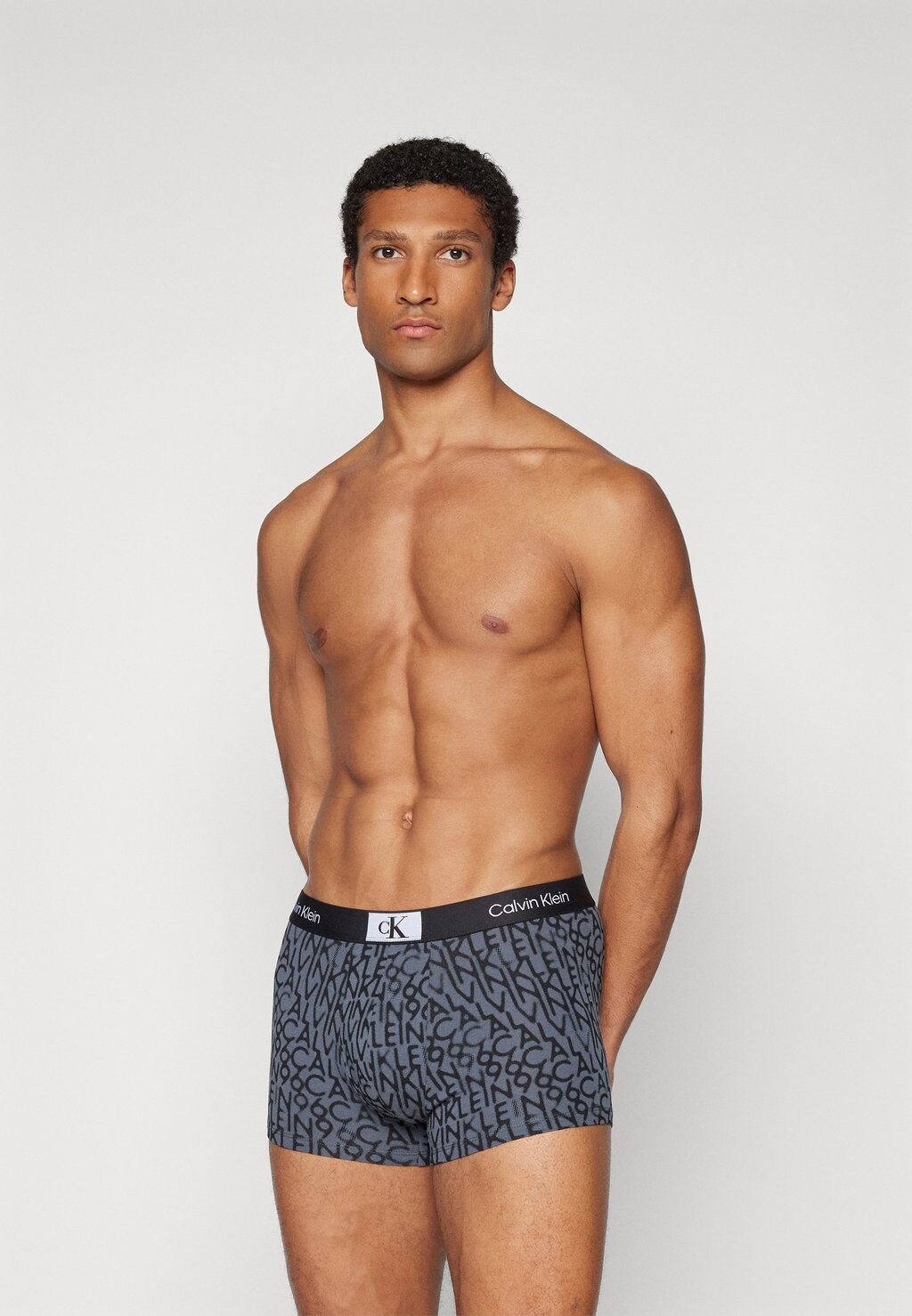 Боксеры TRUNK Calvin Klein, темно-серый
Боксеры TRUNK Calvin Klein, темно-серый