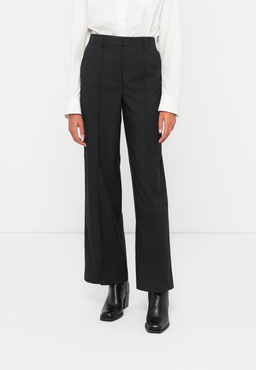 Брюки YAS YASRIU PANT, Black
Брюки YAS YASRIU PANT, Black