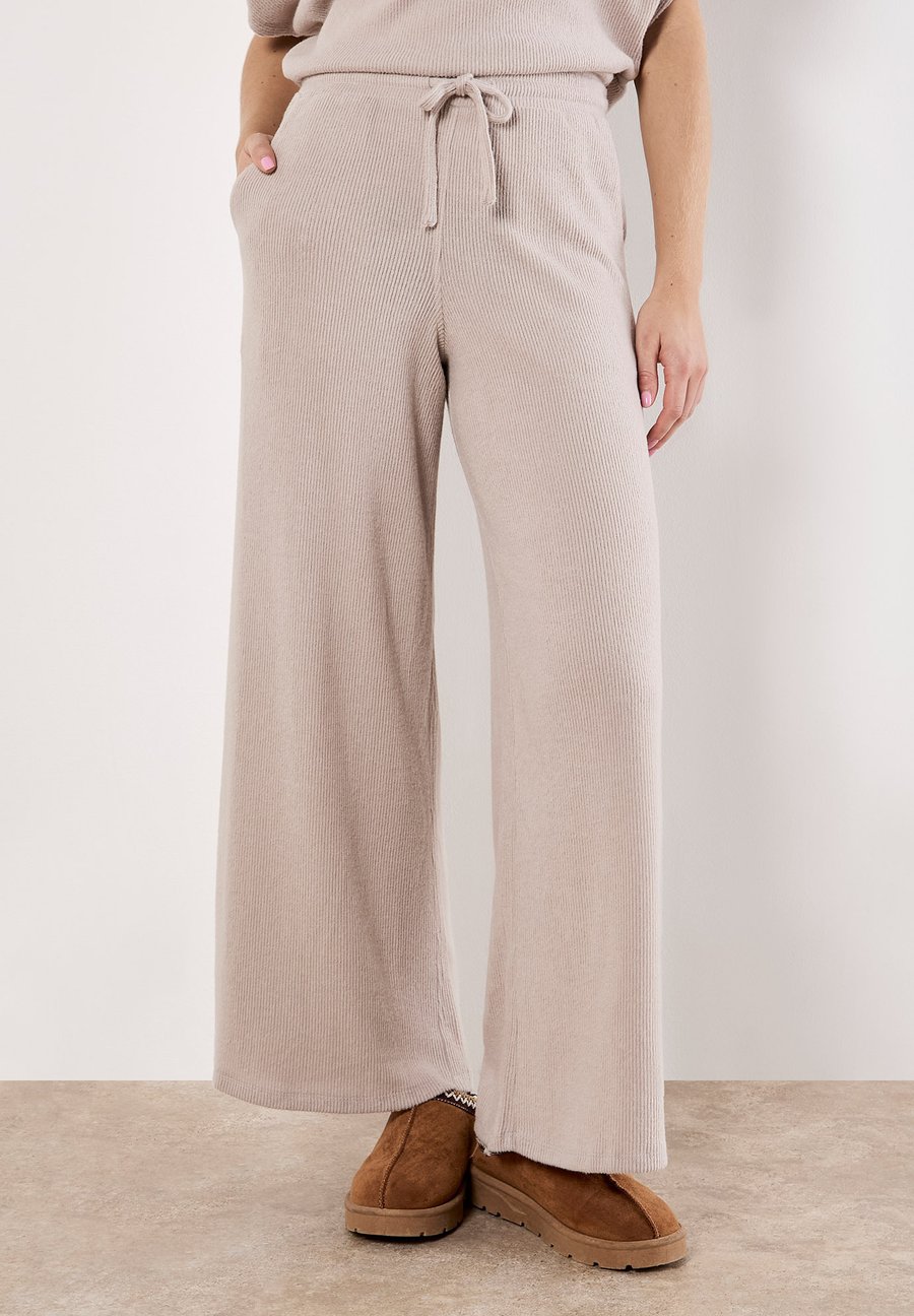 Брюки Apricot SOFT WIDE LEG, Stone
Брюки Apricot SOFT WIDE LEG, Stone