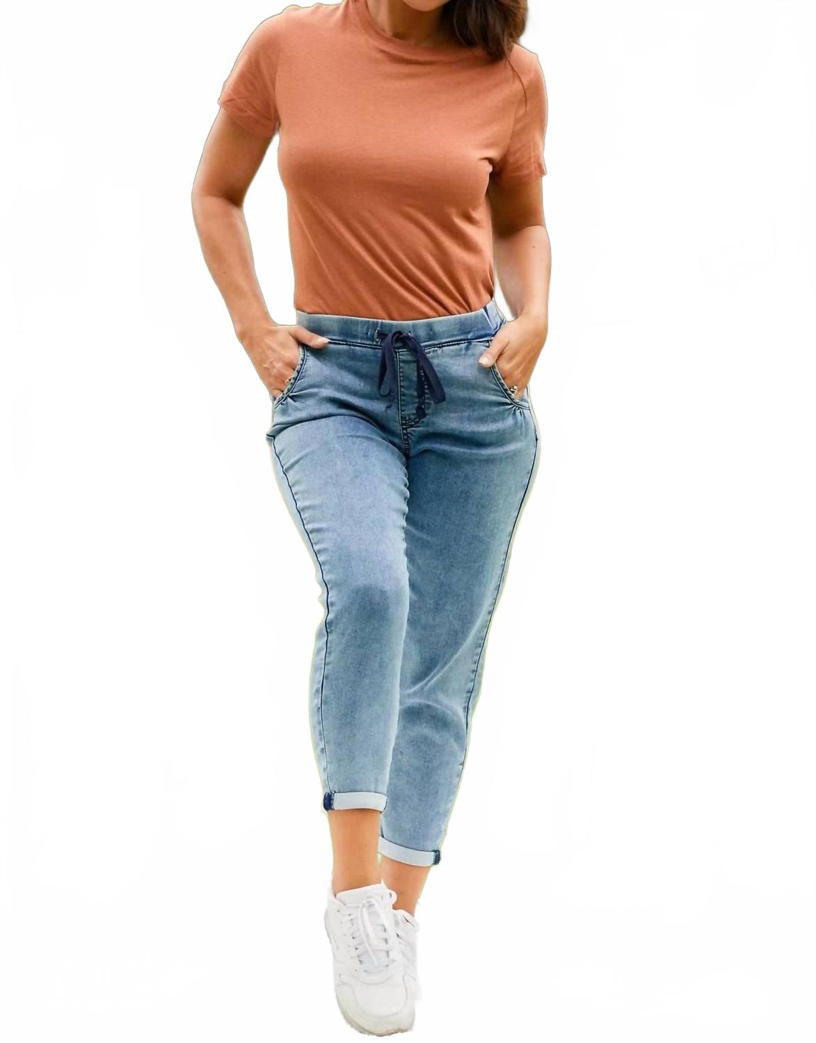 Мисси Петит Кози Фит средне-посаженные джоггеры в светло-голубой солевой мойке YMI
Мисси Петит Кози Фит средне-посаженные джоггеры в светло-голубой солевой мойке YMI