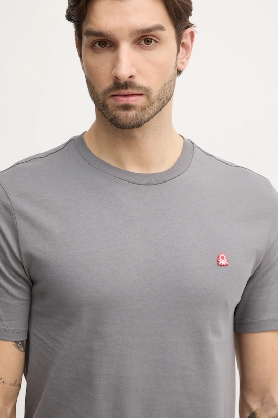 Хлопковая футболка United Colors Of Benetton, серый
Хлопковая футболка United Colors Of Benetton, серый