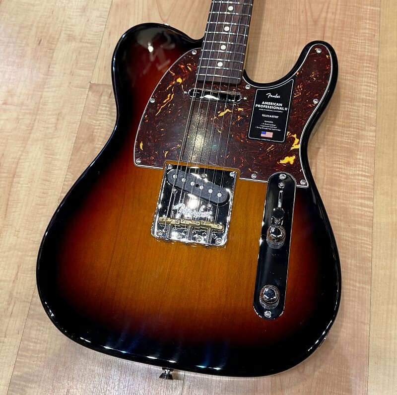 Электрогитара Fender American Professional II Telecaster with Rosewood Neck 2023 Electric Guitar 3-Color Sunburst 
Электрогитара Fender American Professional II Telecaster with Rosewood Neck 2023 Electric Guitar 3-Color Sunburst