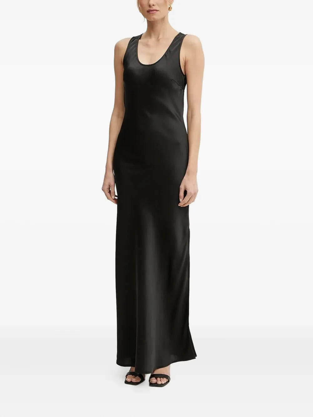 Платье макси с круглым вырезом и разрезами по бокам Silvian Heach, черный
Платье макси с круглым вырезом и разрезами по бокам Silvian Heach, черный