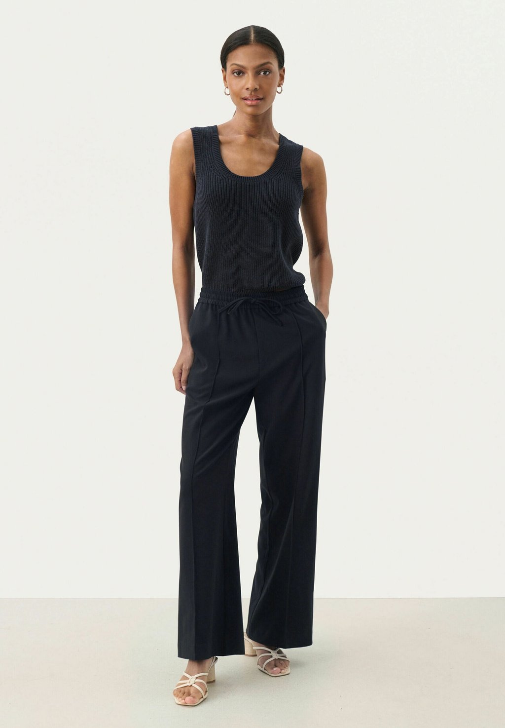 Брюки EVALYNN Part Two, темно-синий
Брюки EVALYNN Part Two, темно-синий