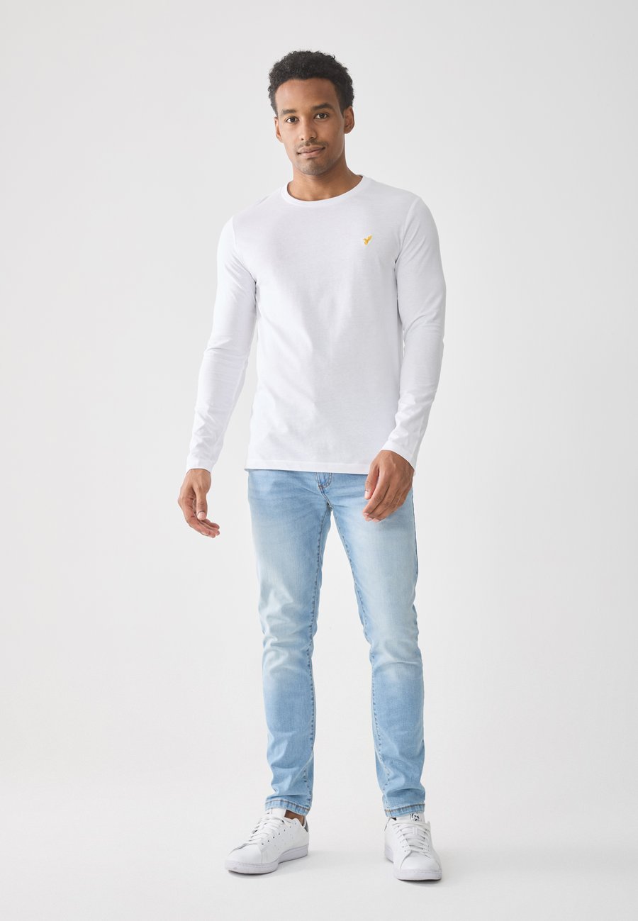 Топ Pier One 3 PACK, 3X Bright White 11-0601 Tcx/White
Топ Pier One 3 PACK, 3X Bright White 11-0601 Tcx/White