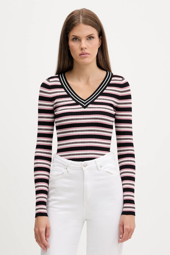 Свитер Guess Jeans, черный
Свитер Guess Jeans, черный