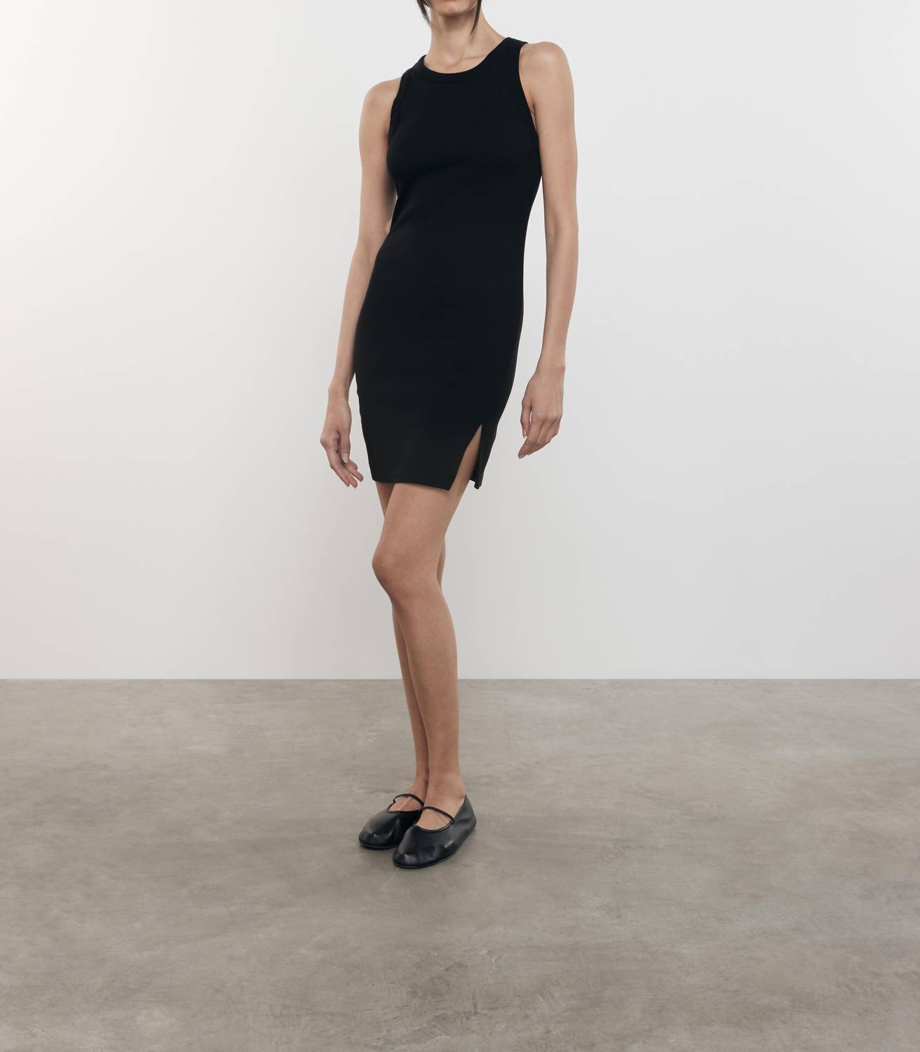 Мини-платье с разрезом черного цвета Enza Costa
Мини-платье с разрезом черного цвета Enza Costa