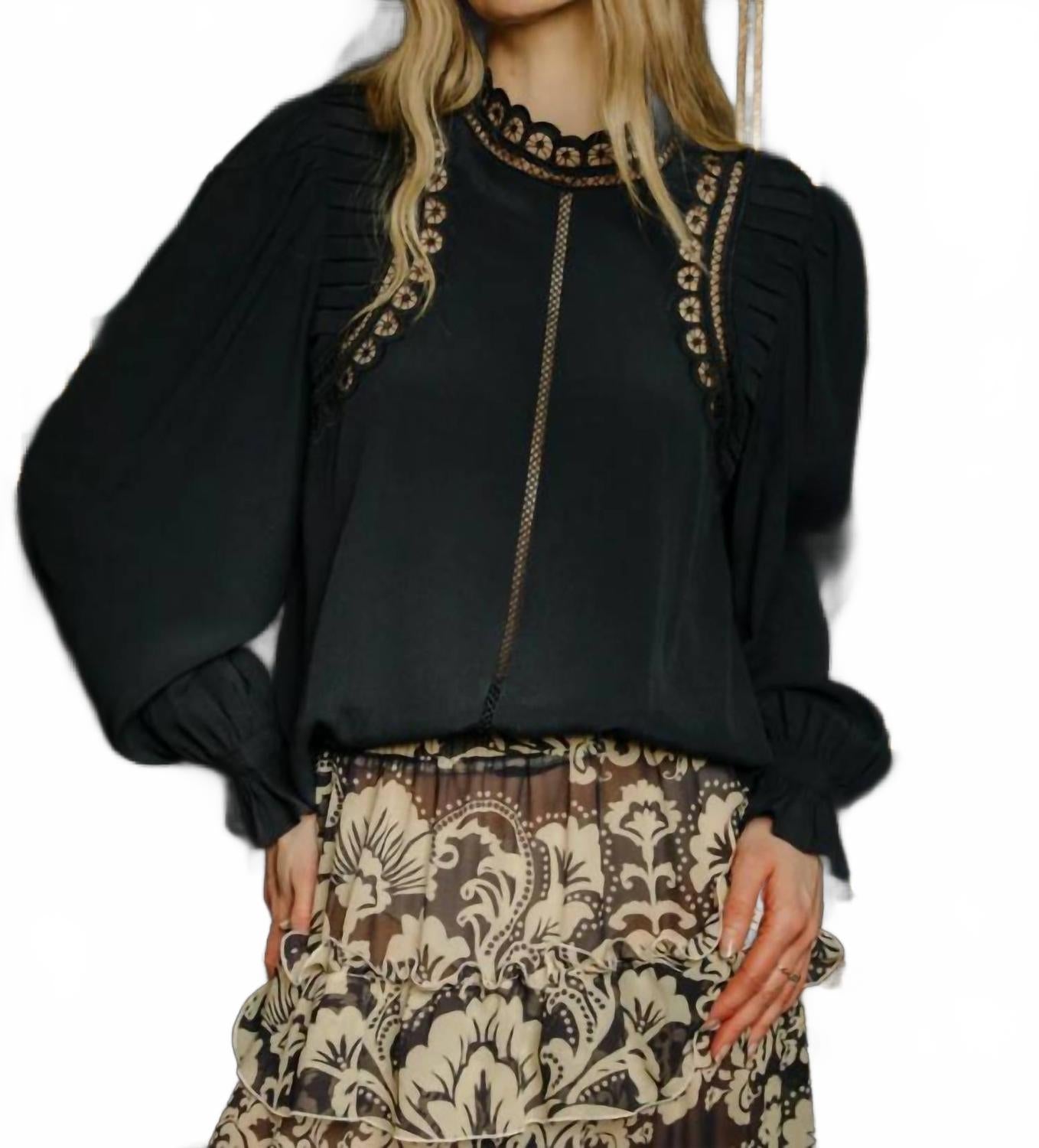 LOVE THE LABEL Топ Фиона черного цвета
LOVE THE LABEL Топ Фиона черного цвета